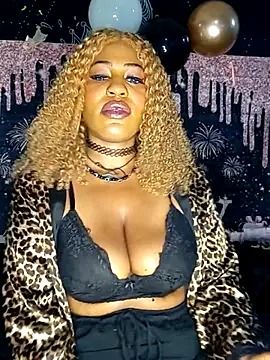 AmazonianMistress webcam