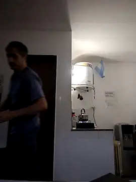 alejandro83bsf (Ask my age) - Paja y leche en vivo