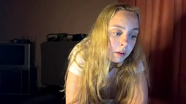 ZoraDearmon webcam