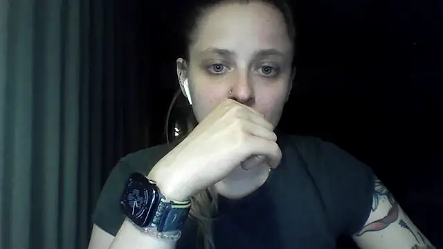 LeaWetGirl webcam