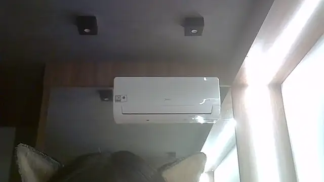 SkinnyKitten live cam