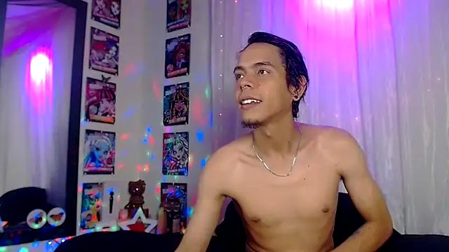 YaraLeon live cam on StripChat