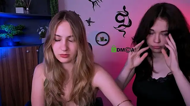 riley_sanders webcam