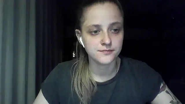 LeaWetGirl webcam