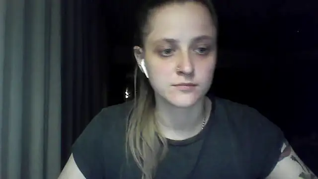 LeaWetGirl webcam