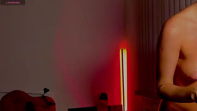 Andrea_Blossom webcam