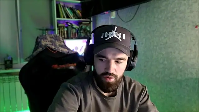 _Serious_Man webcam