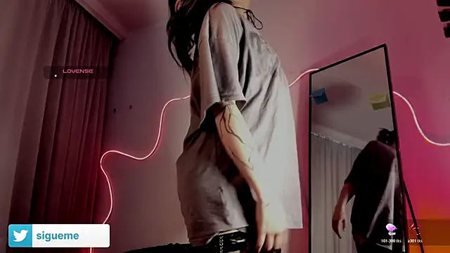 Sara_Foxx1 webcam