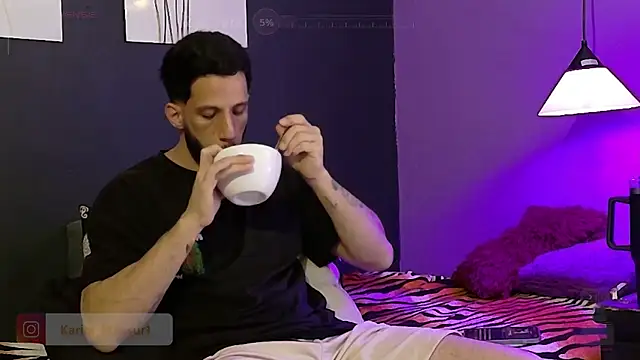 Karim_mansur live cam on StripChat