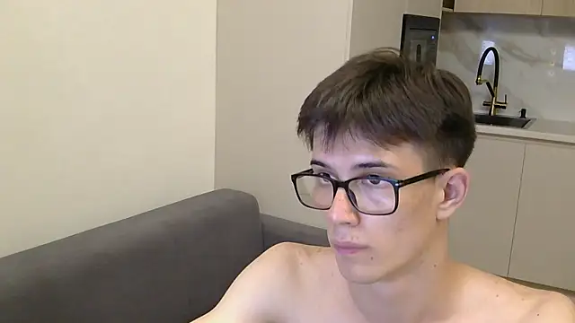 ElijahTarlet live cam on StripChat