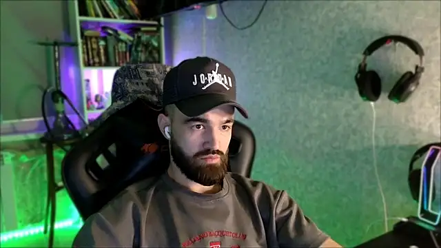_Serious_Man webcam