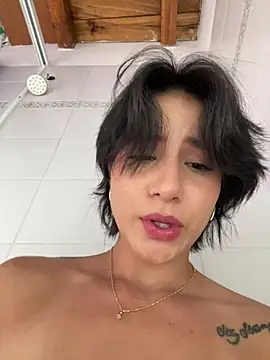 Ale_Lewis webcam