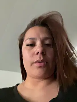 Pretty__Milf webcam