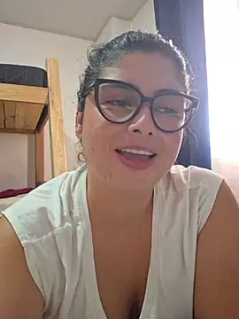 Juliietha_servas webcam