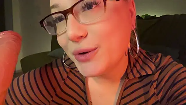 MCThroatGoat webcam