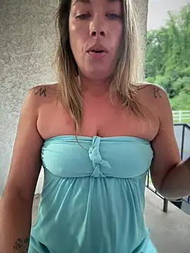 MiraKisss live cam