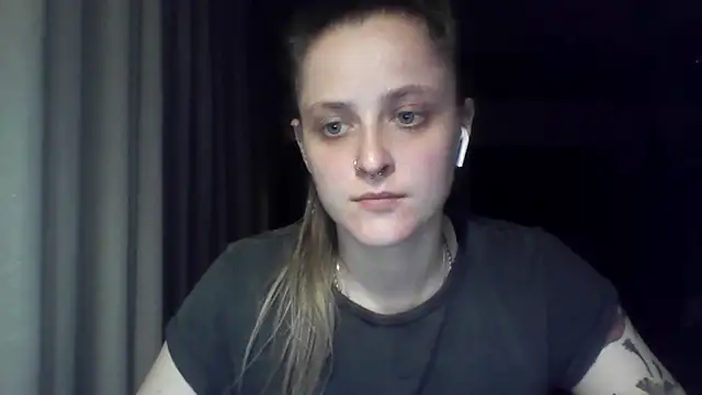 LeaWetGirl webcam