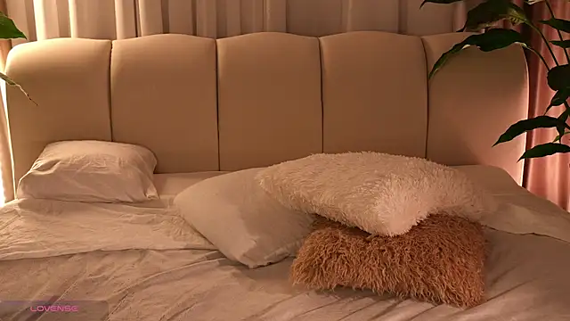 _RiverLov live cam