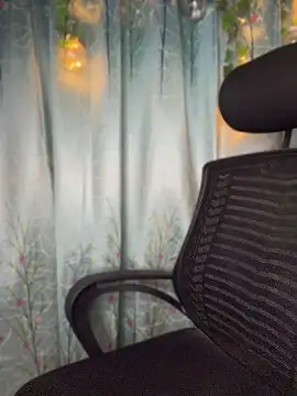 Naughty_Queen49 webcam