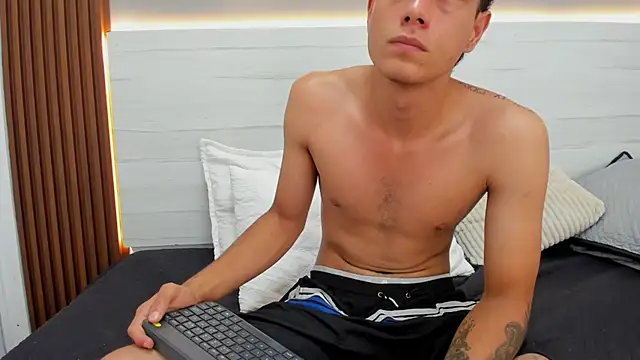 Lois_stone webcam