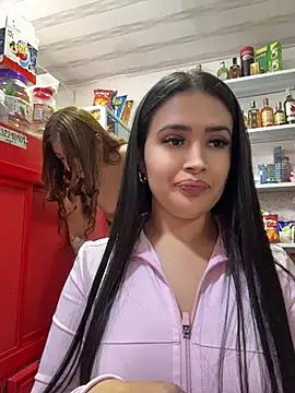 Sara_fun live cam on StripChat