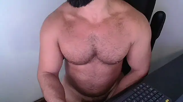 abeardguyone live cam on StripChat