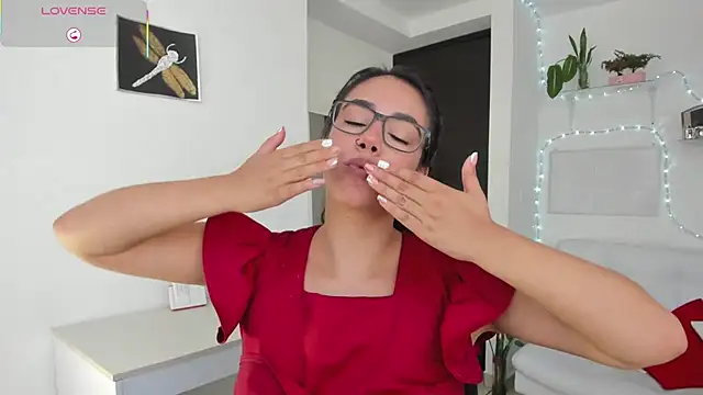 miss_secretary live cam on StripChat