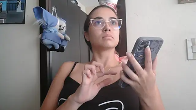 trianabell live cam on StripChat