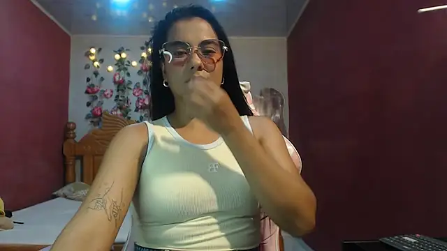 Coral0403 live cam on StripChat