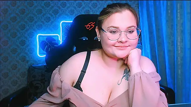 InLoveWithLife26 live cam on StripChat