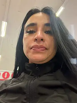 RoseOnYou live cam