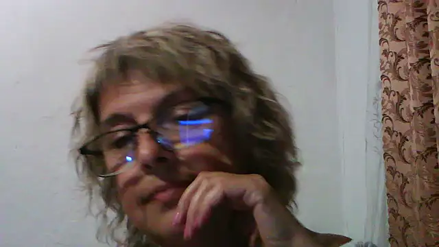 ElizabethGorden live cam on StripChat