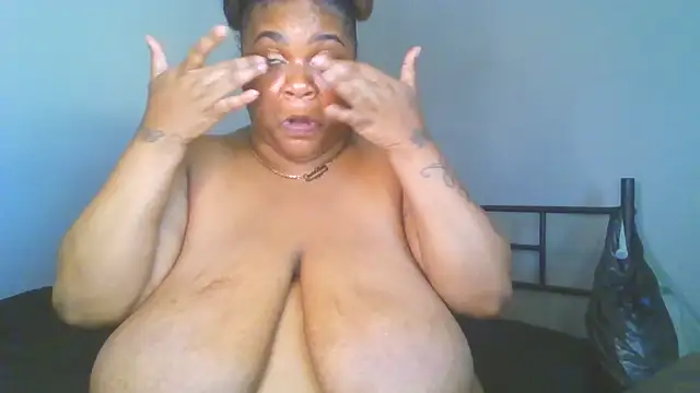 NaughtyHottieBBW webcam