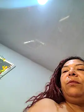 Scarlet_curly8a webcam