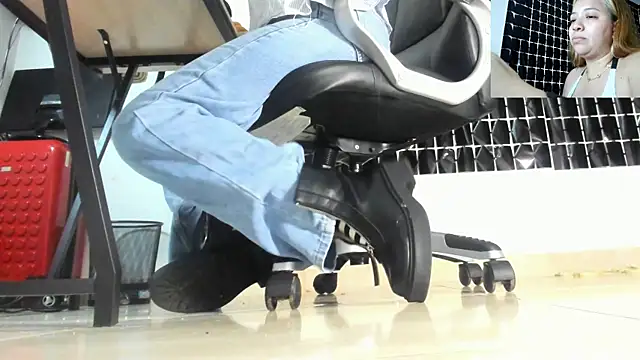 MissAlmaFenix live cam on StripChat
