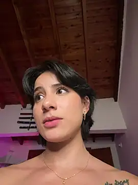 Ale_Lewis webcam
