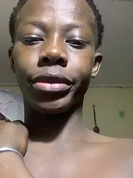 bolale001 live cam on StripChat