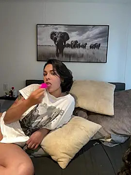Alice_surprise webcam