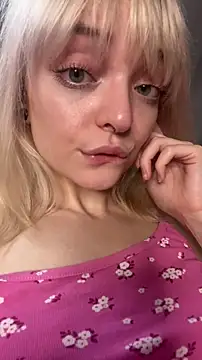 aka_Blonde webcam