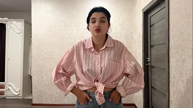 IzzabelSun webcam