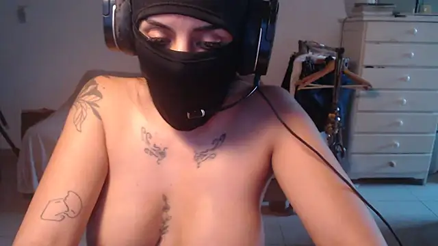 katalina_sexyyy (F milf) - tetas babosas