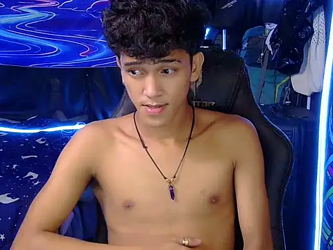 hugekenbigcock live sex cam