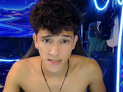 hugekenbigcock live webcam show