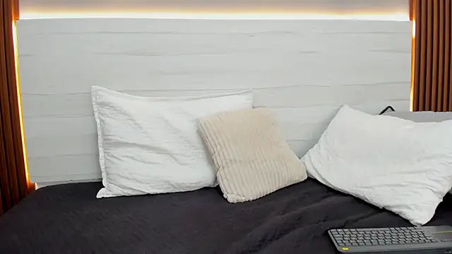 Lois_stone webcam