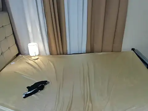 Shanefoxx live webcam show