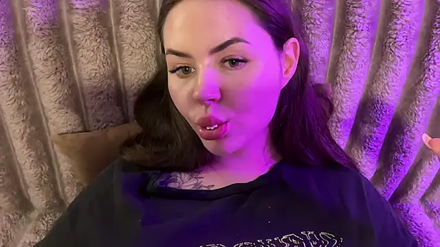 AlmaryKim webcam