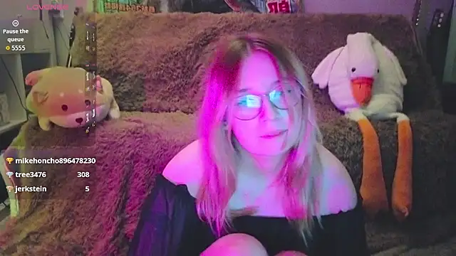 LeahBay webcam
