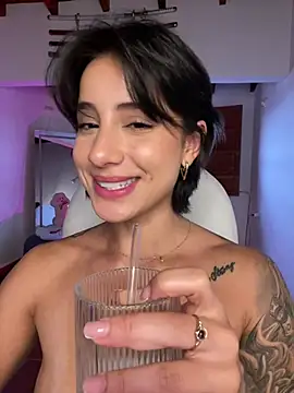 Ale_Lewis webcam