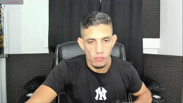 jhonnysnow17 live webcam show