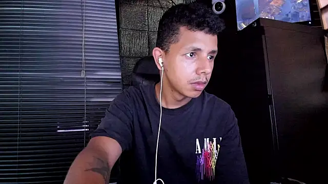 boy_bigcock24cm webcam